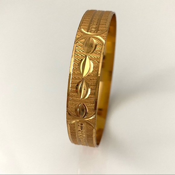 14k yellow gold plated Bangle Bracelet XS/ Small - Picture 15 of 16